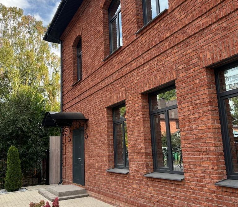 68e8a7b830e415.38028657