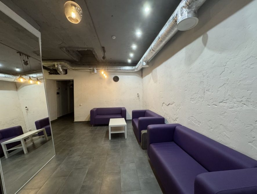 68f7d79abfcd54.60562353