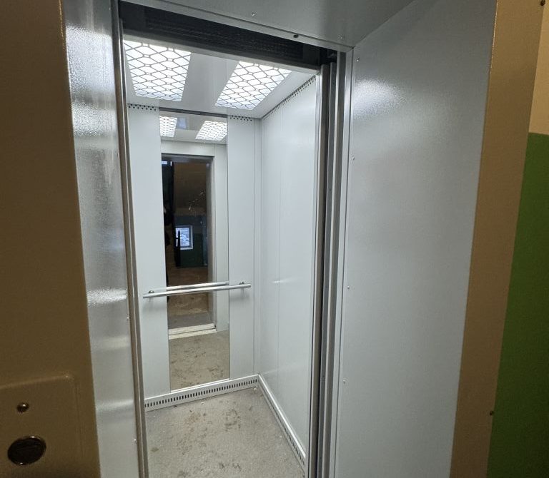 693a9c4bf39b34.83714286